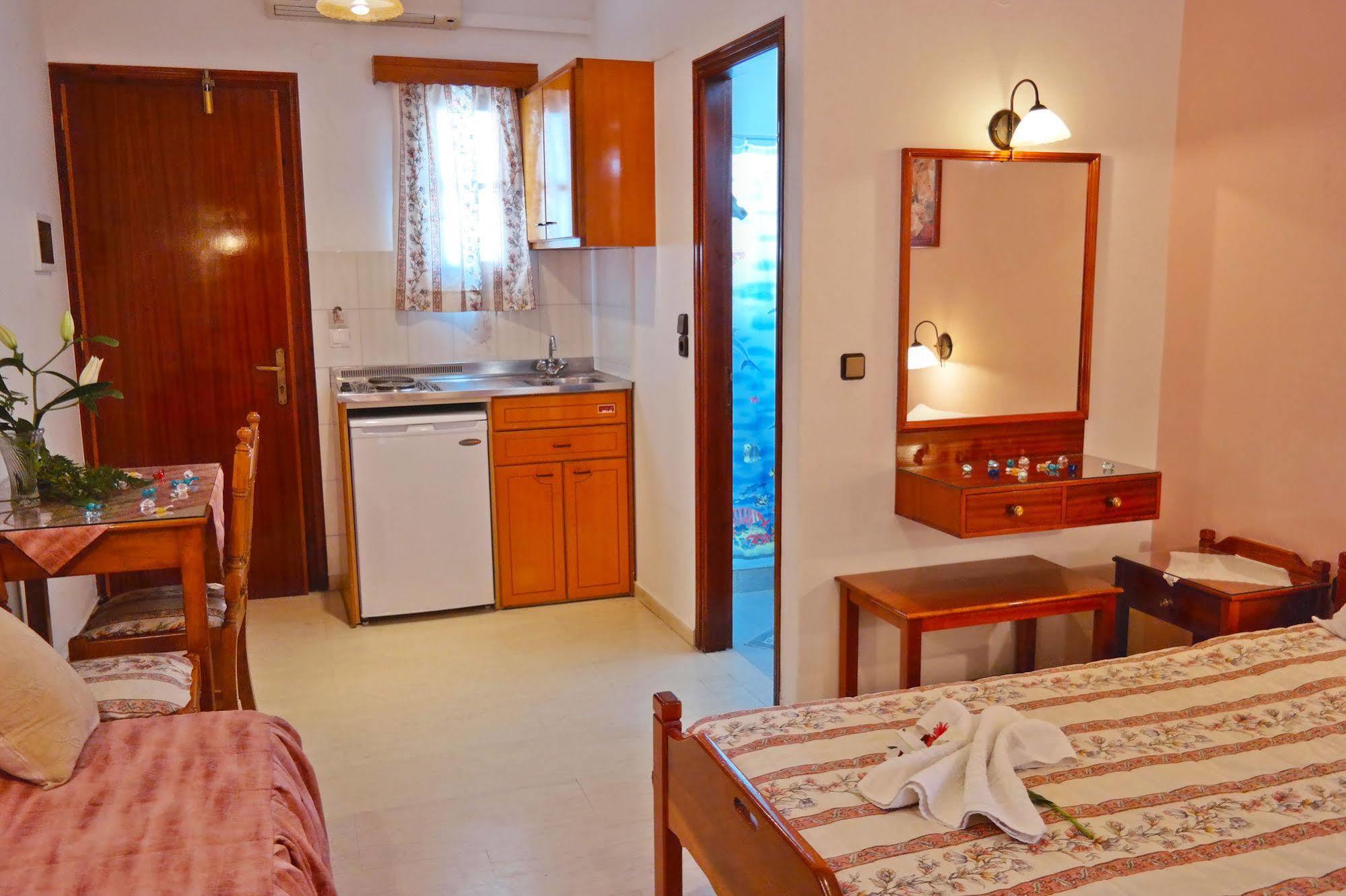 金沙滩公寓酒店 Naxos City 外观 照片